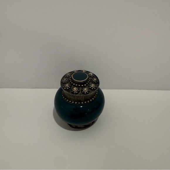 Vintage Twos & Co. Cobalt Blue & Silver Plate  Small Trinket Box - Picture 2 of 7